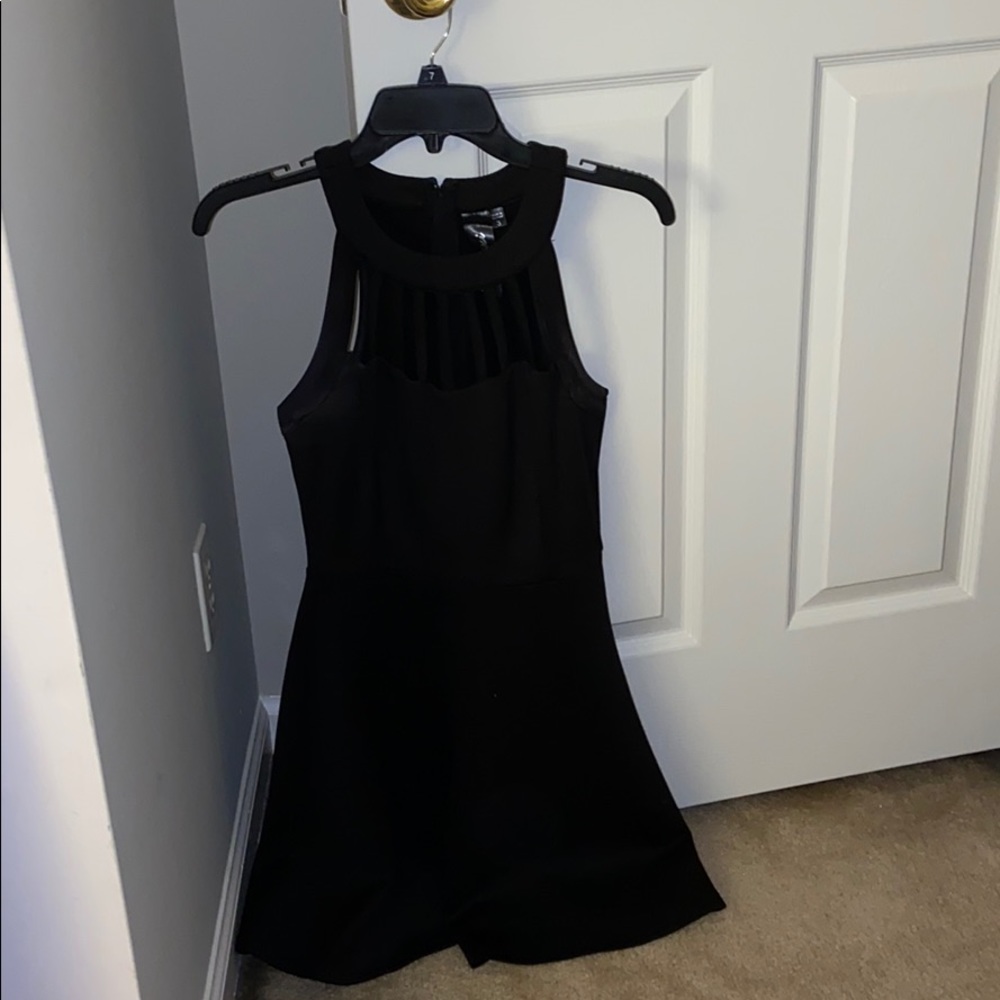 Black dress - Picture 2 of 5